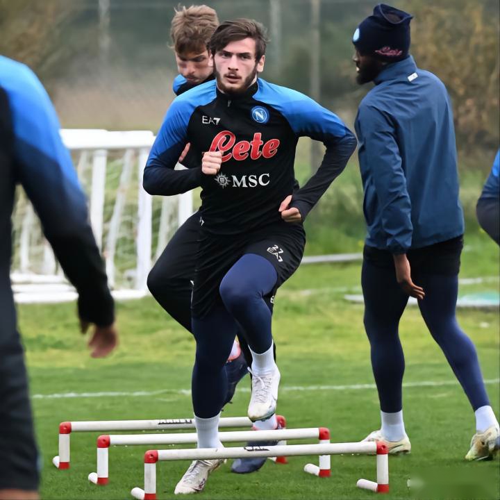 九游体育APP-包含集结日欧篮联焦点战，亚特兰大更衣室发声，气氛紧张，资深球员宣示担当的词条